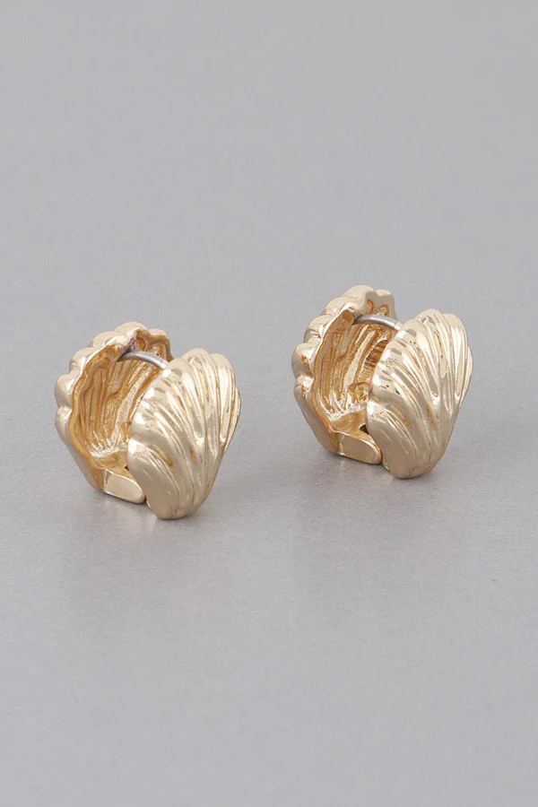 Clam Shell Hoop Earrings - Gold - Image 4